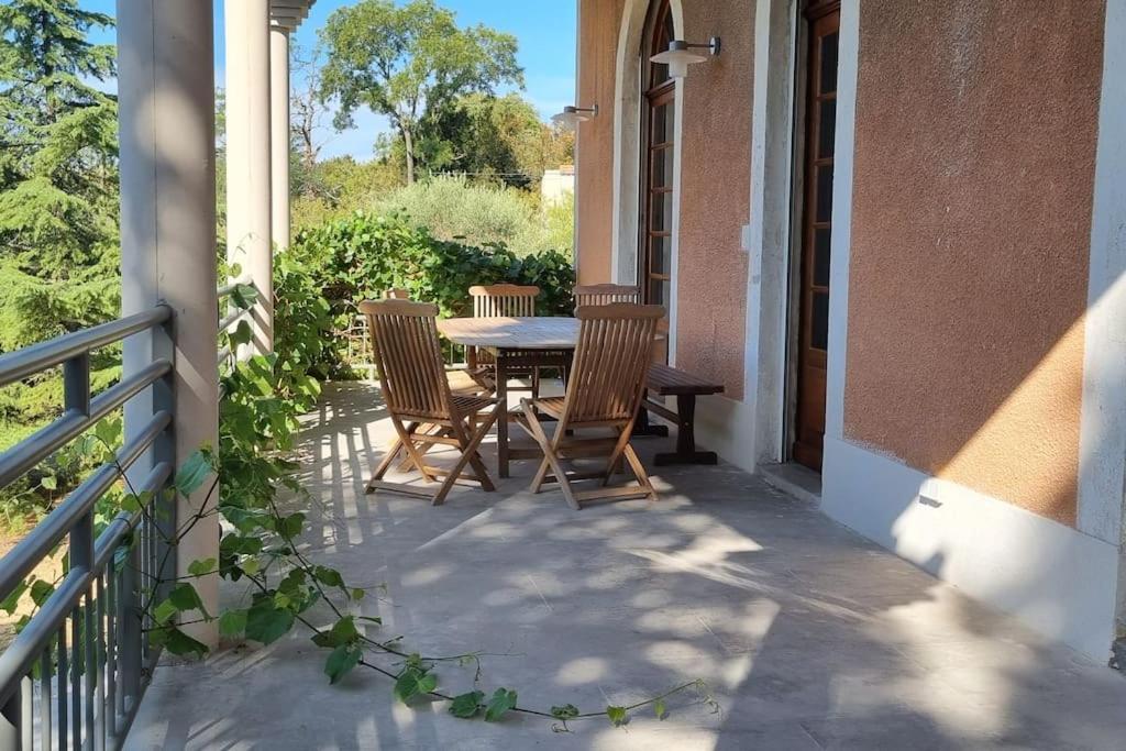 ユゼLa Provencaleアパートメント エクステリア 写真