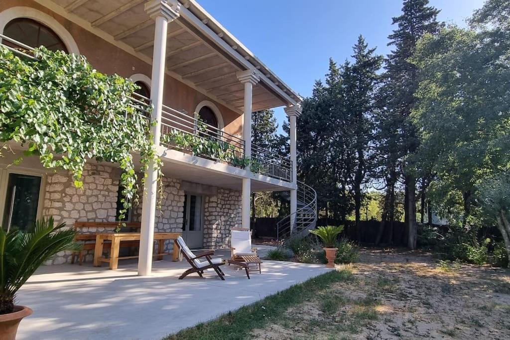 ユゼLa Provencaleアパートメント エクステリア 写真